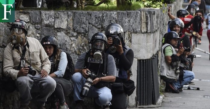 Vulneración y ataques ensombrecen el Día del Periodista venezolano